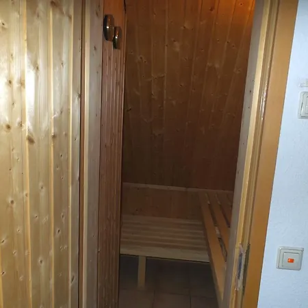 Ferienhaus Waldwinkel * غلوفي